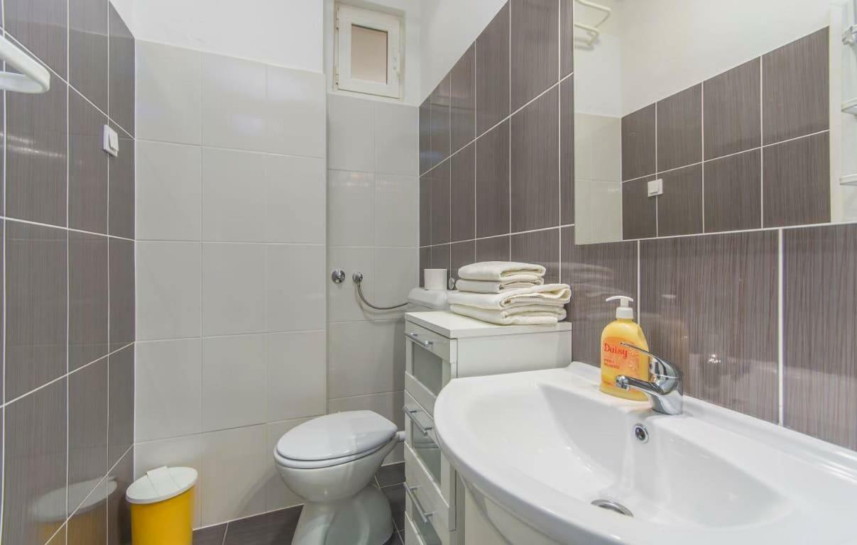 Apartment Apartman Miro *