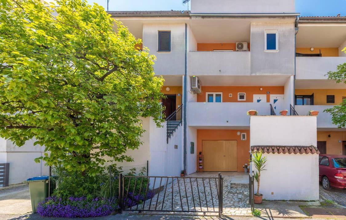 Apartment Apartman Miro